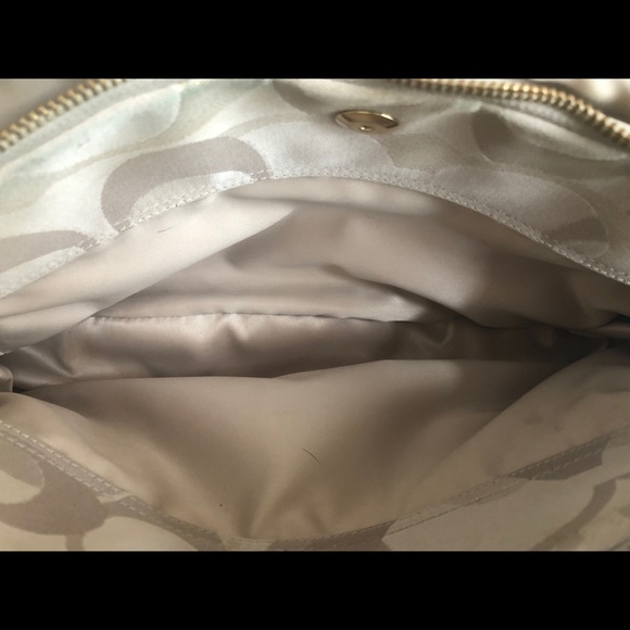 Coach #F18475 Cream gold Leather trim shoulder bag - Picture 3 of 6